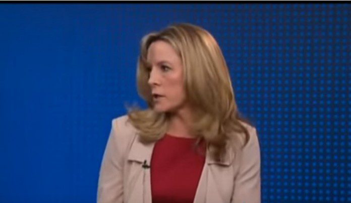 Pros and Cons of Child Beauty Pageants Pros and Cons of Child Beauty Pageants